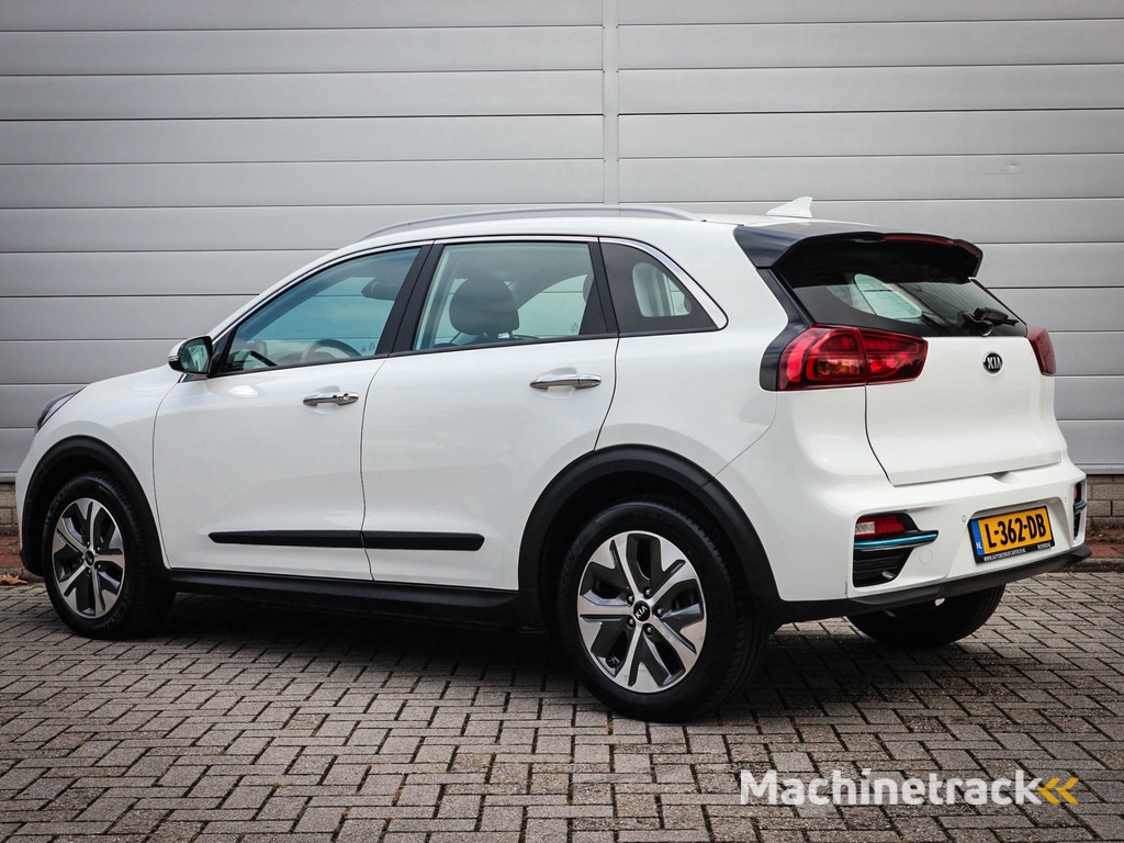 Kia e-Niro DynamicLine 64 kWh | Clima | Cruise | Navi | Led | Camera | Pdc | 3 fase lader