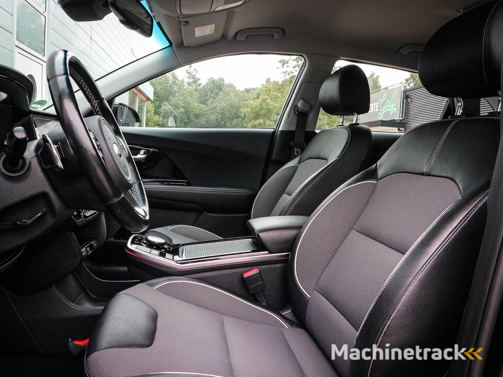 Kia e-Niro DynamicLine 64 kWh | Clima | Cruise | Navi | Pdc | Led | Camera | 3 fase lader
