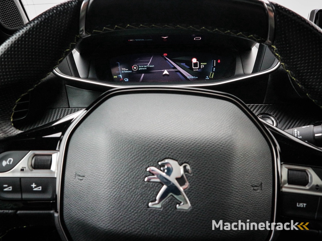 Peugeot e-2008 EV GT 50 kWh | Clima | Cruise | Navi | Panoramadak | Lichtmetaal | pdc | Camera | Led | Trekhaak |