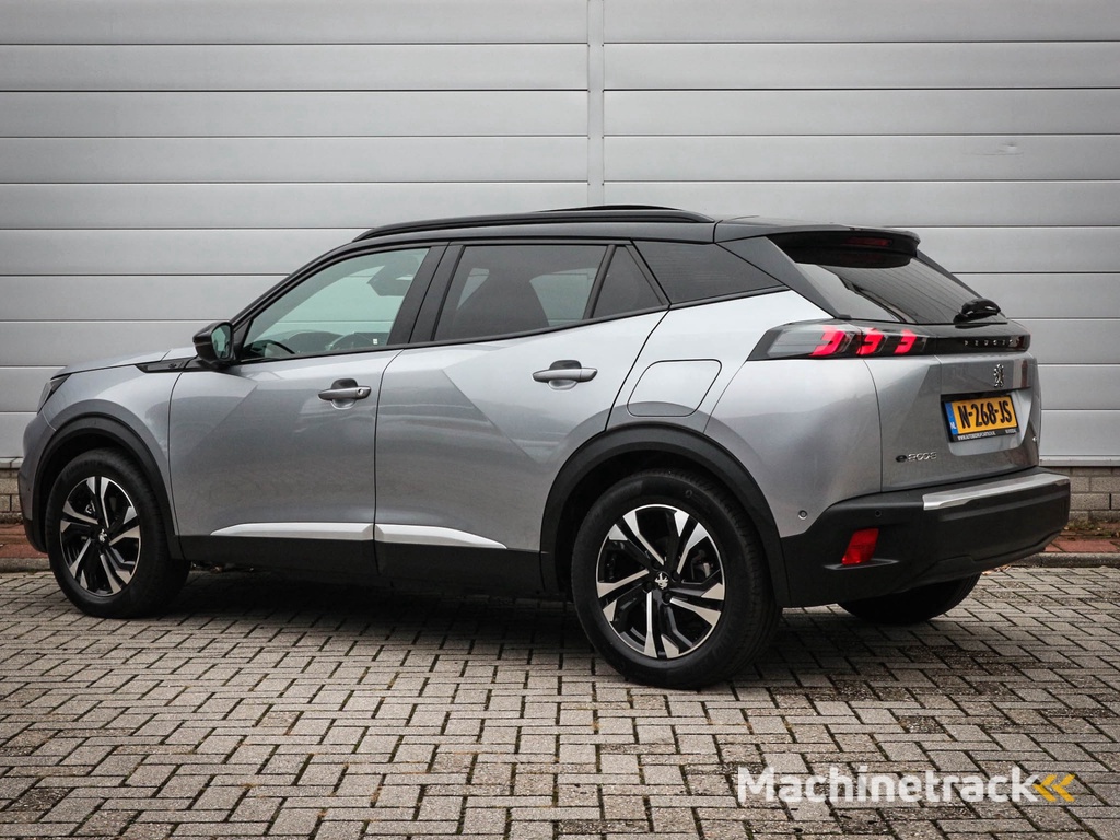 Peugeot e-2008 EV GT 50 kWh | Clima | Cruise | Navi | Panoramadak | Lichtmetaal | pdc | Camera | Led | Trekhaak |