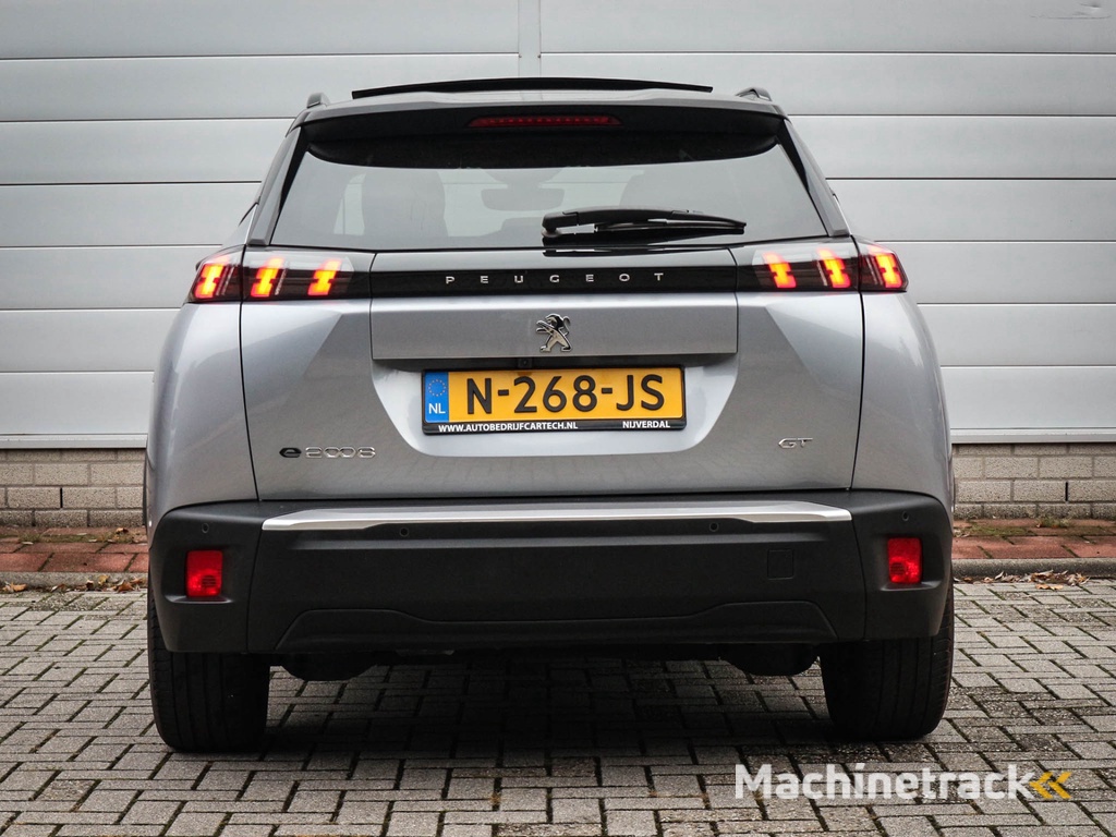 Peugeot e-2008 EV GT 50 kWh | Clima | Cruise | Navi | Panoramadak | Lichtmetaal | pdc | Camera | Led | Trekhaak |