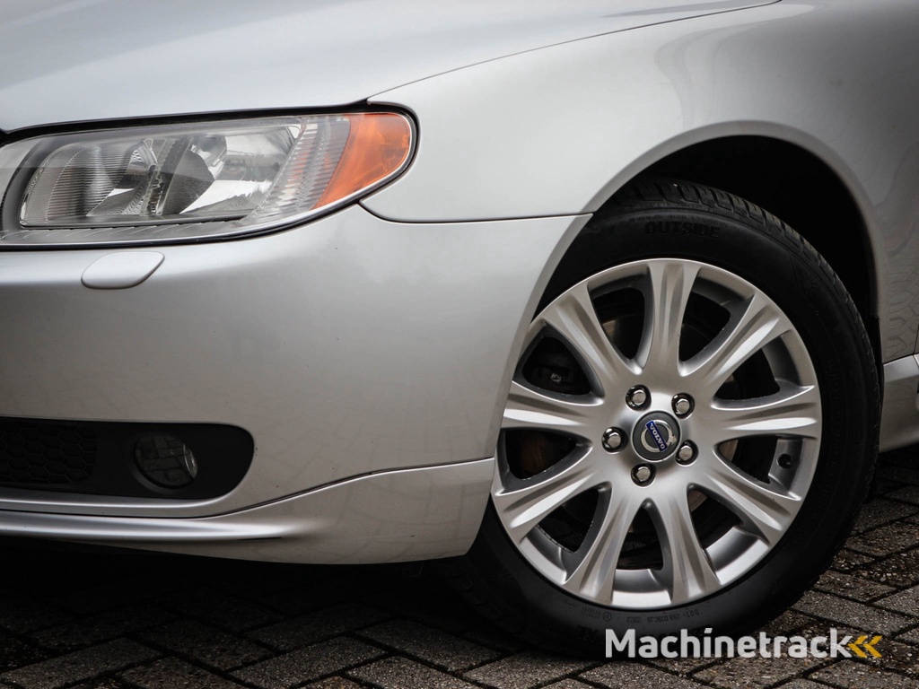 Volvo S80 2.0 T Momentum | Clima | Cruise | Leer | Stoelverwarming | Trekhaak | 17 inch |