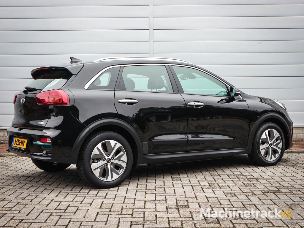 Kia e-Niro DynamicLine 64 kWh | Clima | Cruise | Navi | Pdc | Led | Camera | 3 fase lader