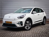 Miniaturansicht von Kia e-Niro DynamicLine 64 kWh | Clima | Cruise | Navi | Led | Camera | Pdc | 3 fase lader