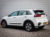 Miniaturansicht von Kia e-Niro DynamicLine 64 kWh | Clima | Cruise | Navi | Led | Camera | Pdc | 3 fase lader
