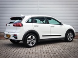 Miniaturansicht von Kia e-Niro DynamicLine 64 kWh | Clima | Cruise | Navi | Led | Camera | Pdc | 3 fase lader