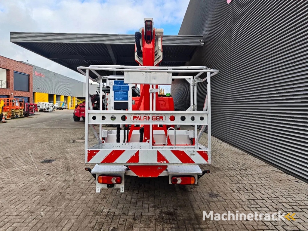 Palfinger P210BK Nissan Cabstar 35.12 NT400