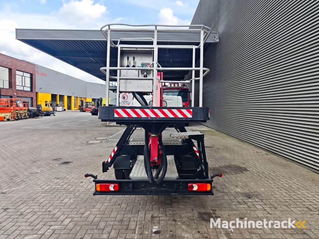 Nissan Cabstar 35.12 NT400 CTE B-Lift 150 Pro 6 Pieces!