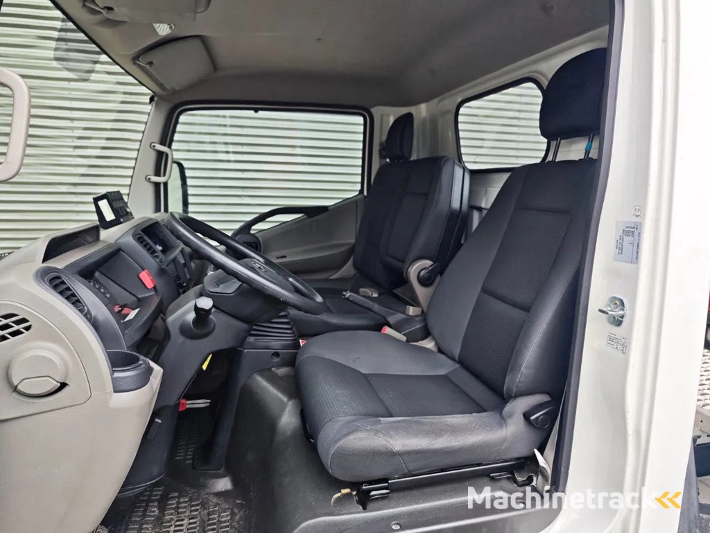 Nissan Cabstar 35.12 NT400 CTE B-Lift 150 Pro 6 Pieces!