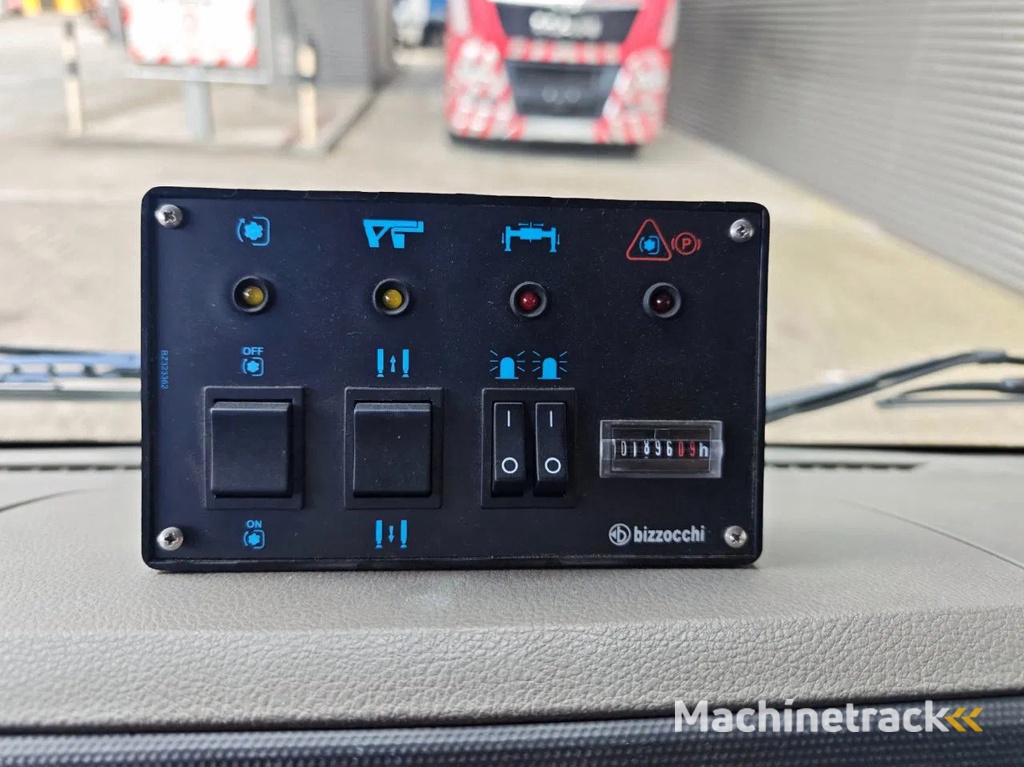 Nissan Cabstar 35.12 NT400 CTE B-Lift 150 Pro 6 Pieces!