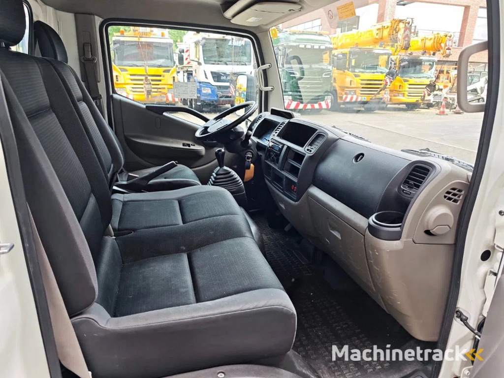 Nissan Cabstar 35.12 NT400 Ruthmann TBR 220.1