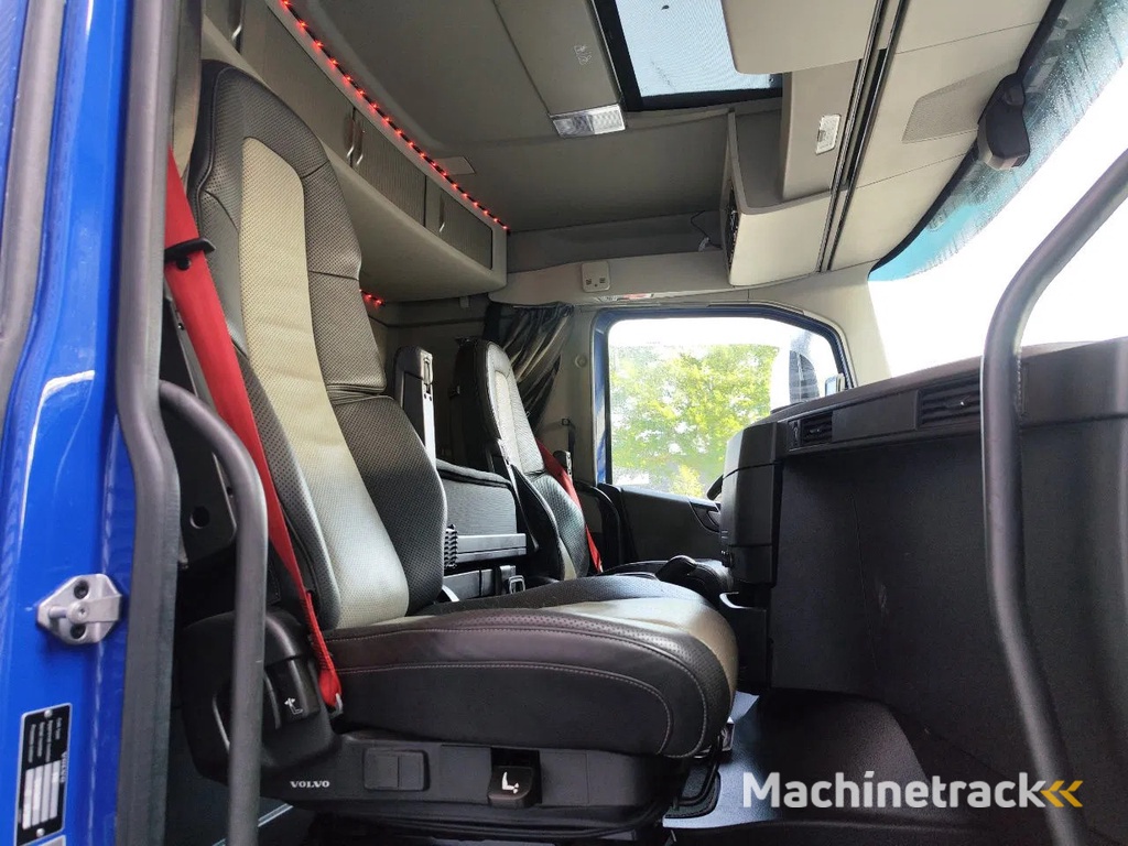 Volvo FH 540 8x4 Euro 6 HMF 8520 K-0 6x Hydr. Jip 6x Hydr. Winch Frontabstutzung!