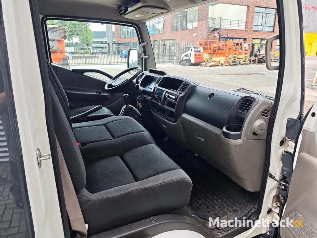 Multitel MJ201 Nissan Cabstar 35.12 NT400