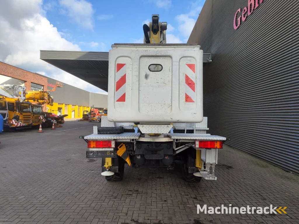 Mercedes-Benz Atego 918 4x4 Palfinger P210BK