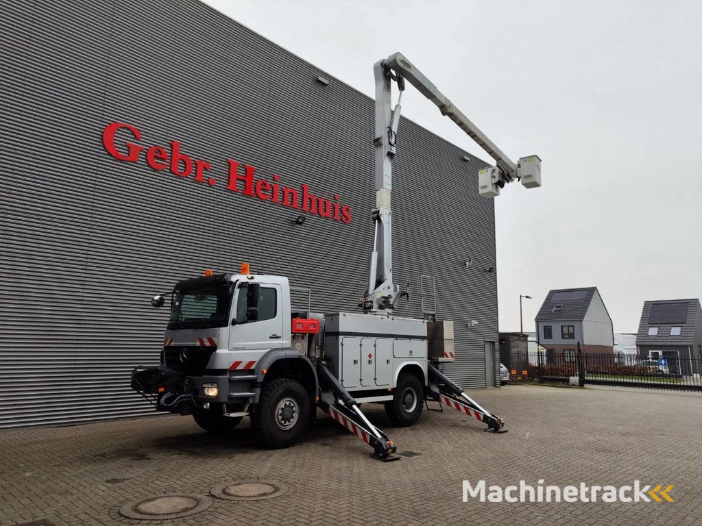Mercedes-Benz Axor 1824 4x4 Versalift VO-355-MHI Winch 69 kV Topcondition German Truck!