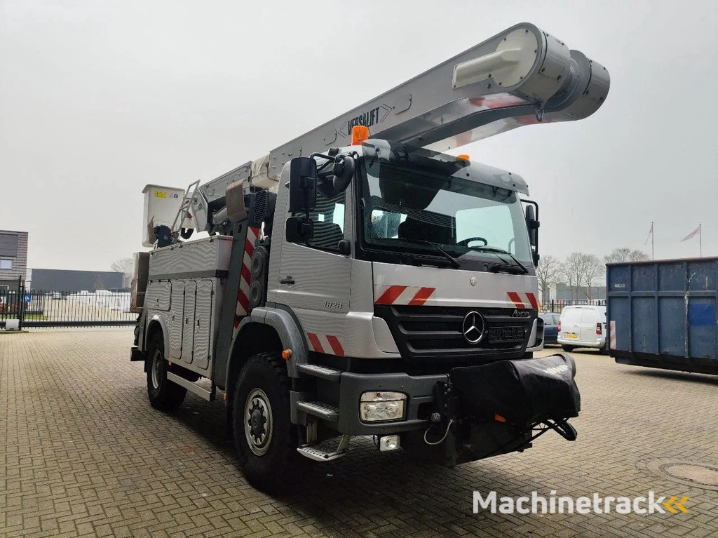 Mercedes-Benz Axor 1824 4x4 Versalift VO-355-MHI Winch 69 kV Topcondition German Truck!
