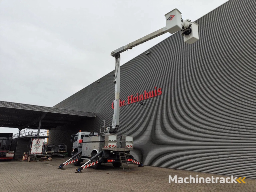 Mercedes-Benz Axor 1824 4x4 Versalift VO-355-MHI Winch 69 kV Topcondition German Truck!