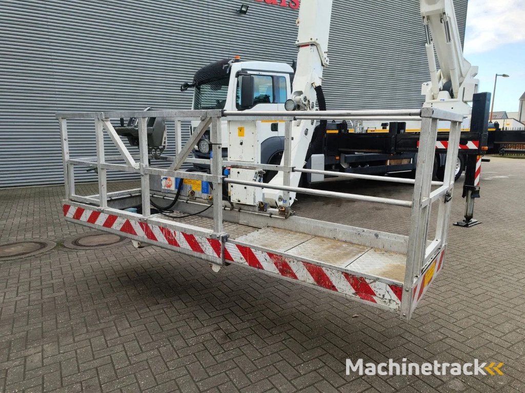 MAN TGS 26.400 6x2 Bronto Skylift S56XR