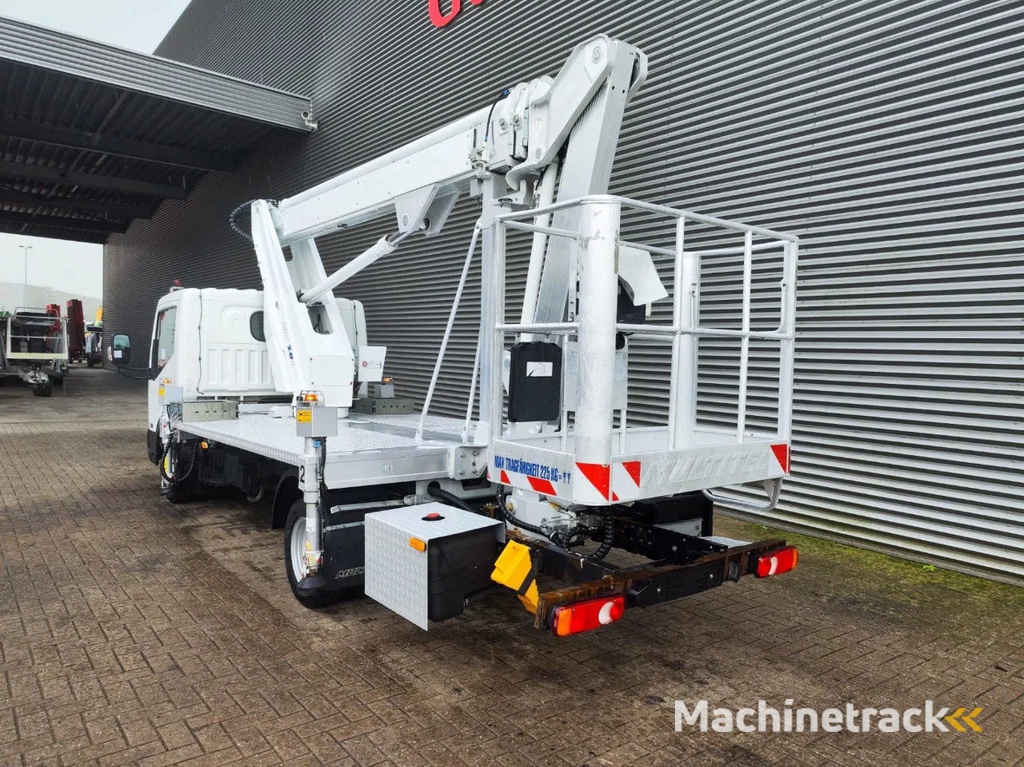 Nissan Cabstar 35.12 NT400 Multitel MJ201