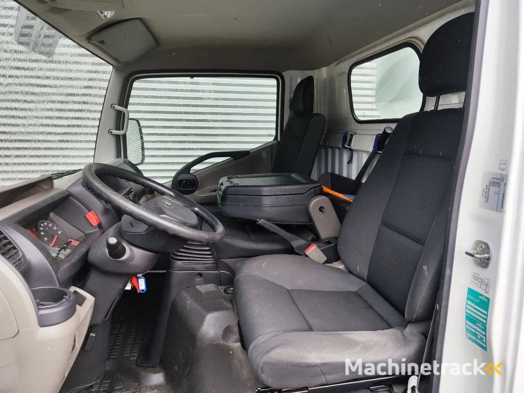 Multitel MJ201 Nissan Cabstar 35.12 NT400