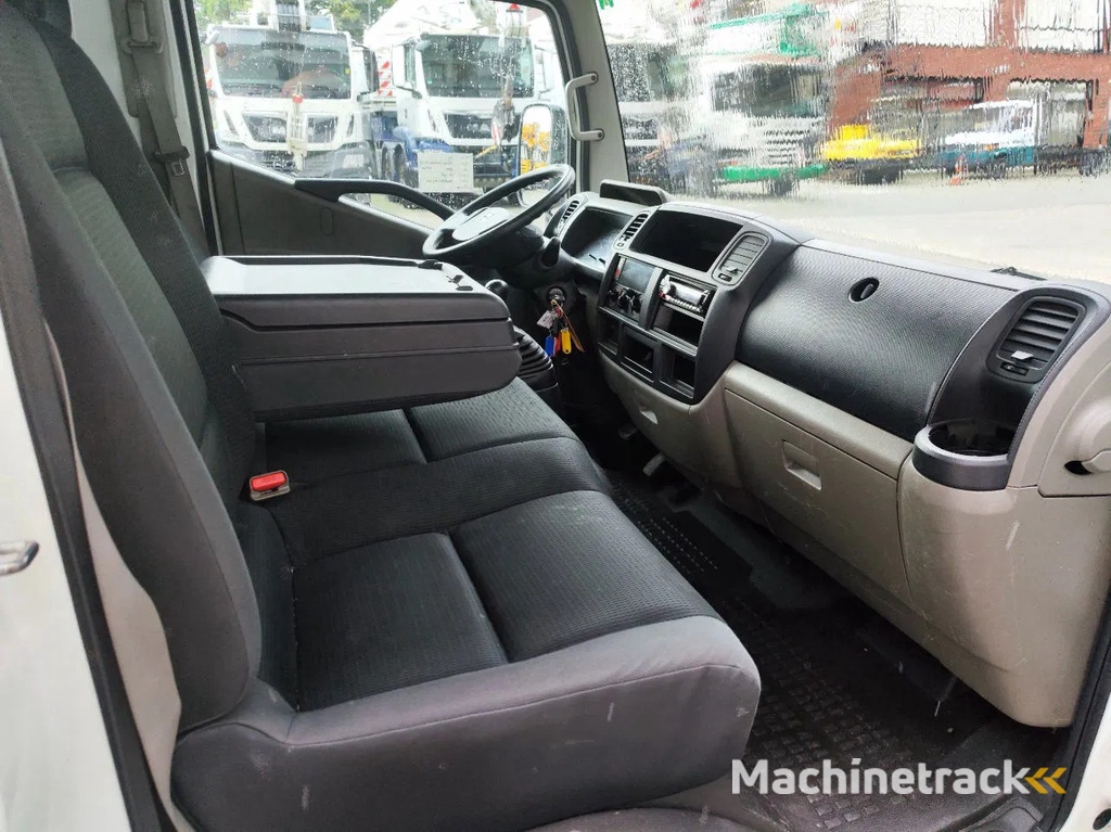 Multitel MJ201 Nissan Cabstar 35.12 NT400