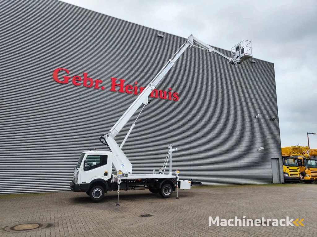 Multitel MJ201 Nissan Cabstar 35.12 NT400