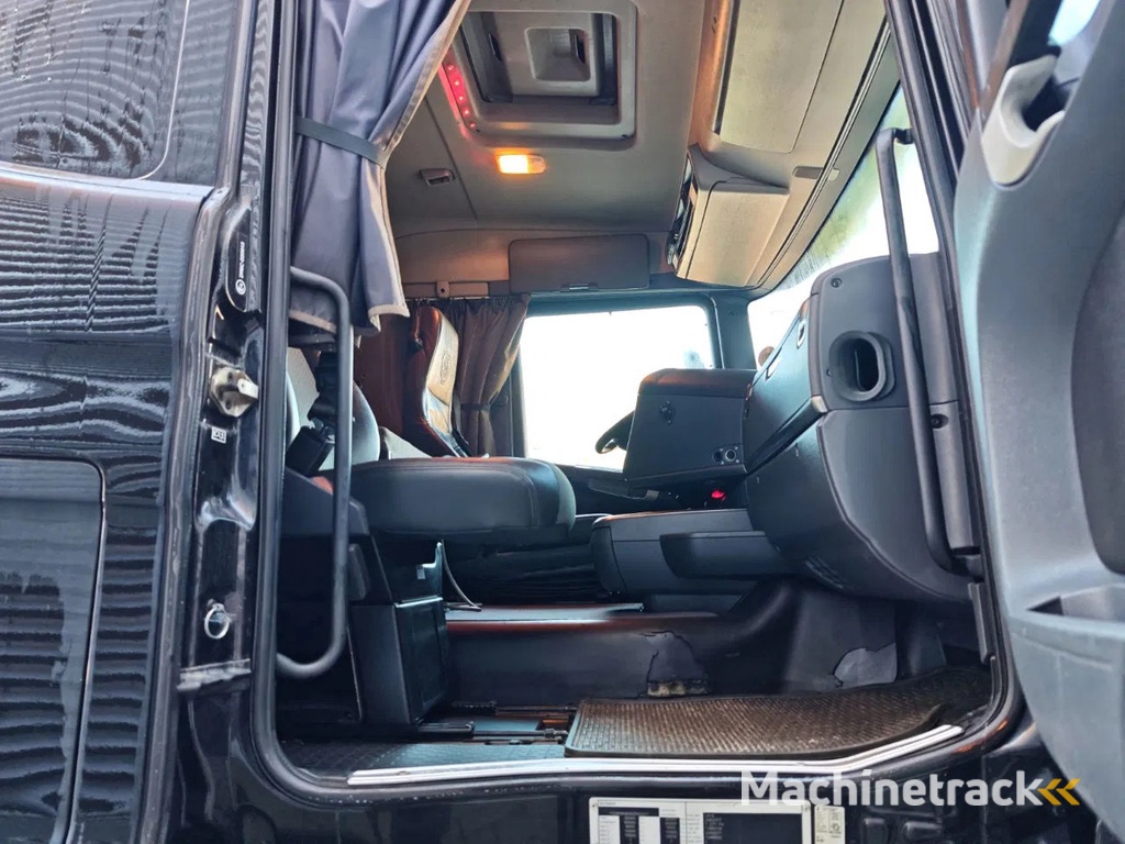 Scania R560 V8 6x4 Kipper