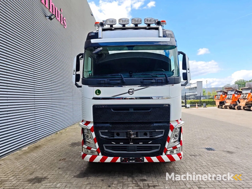 Volvo FH 540 8x4 Popp 120 Ton 2 Pieces!