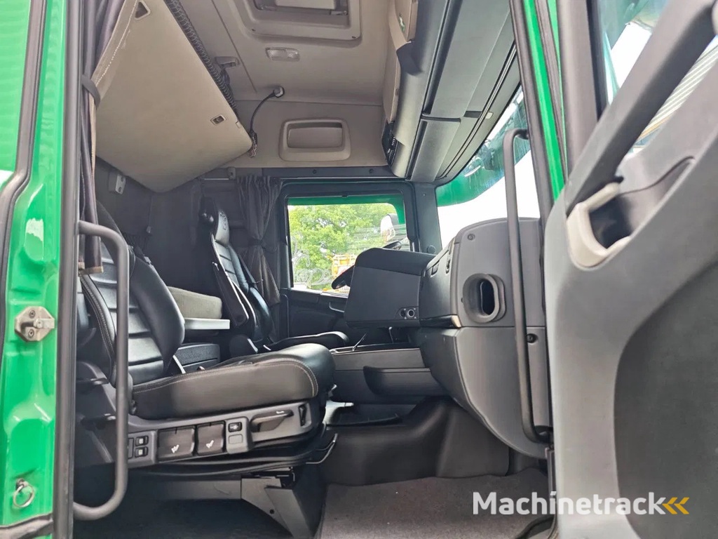 Scania R580 8x4 Tridem Euro 6