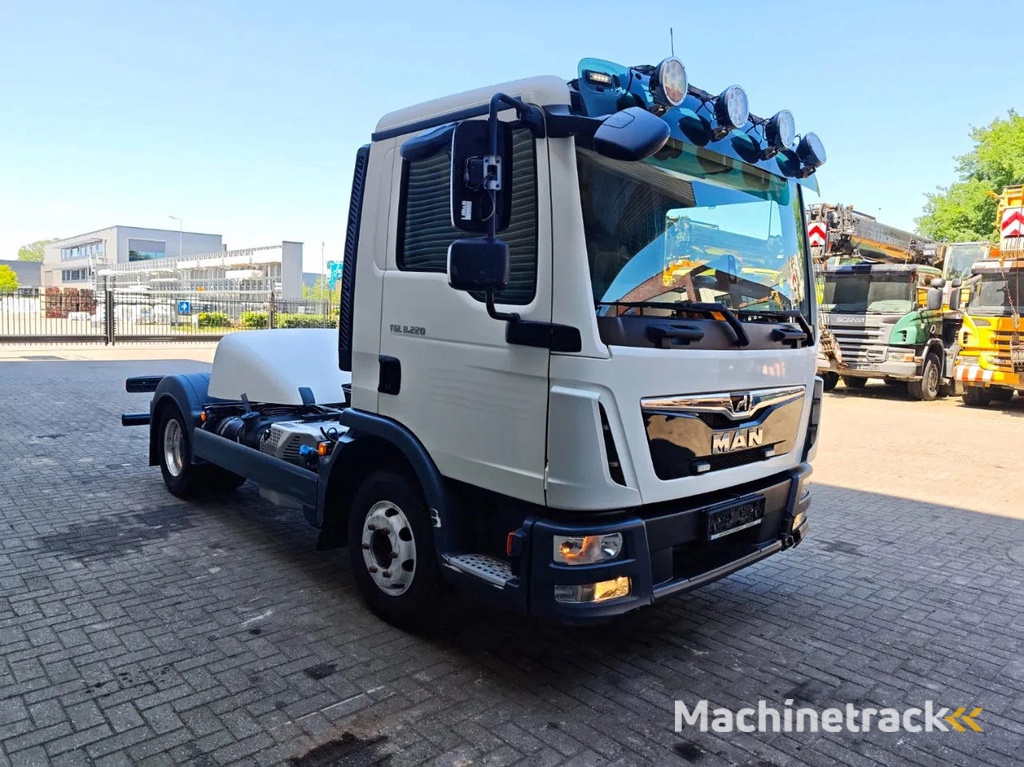 MAN TGL 8.220 4x2