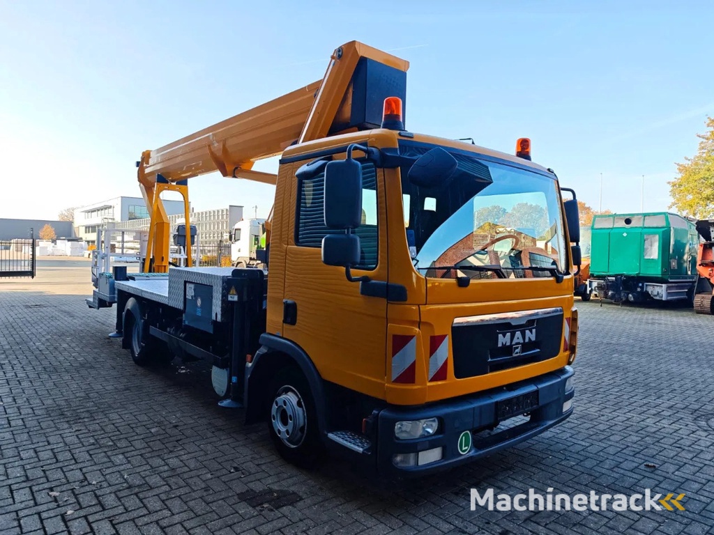 MAN TGL 7.150 4x2 Ruthmann T330