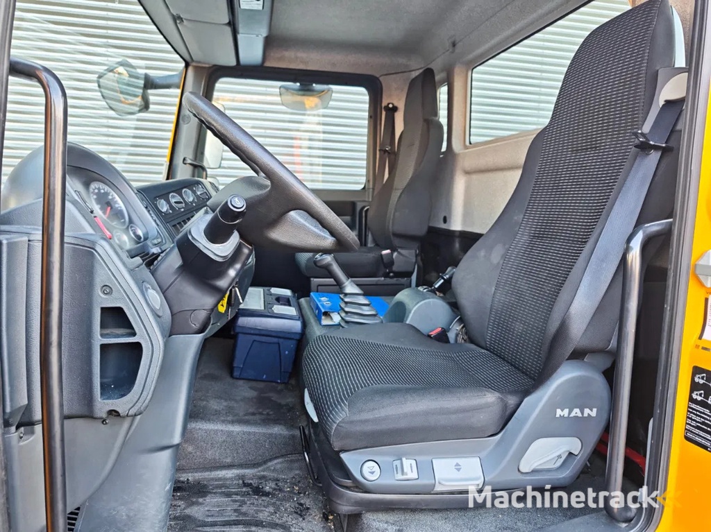 MAN TGL 7.150 4x2 Ruthmann T330