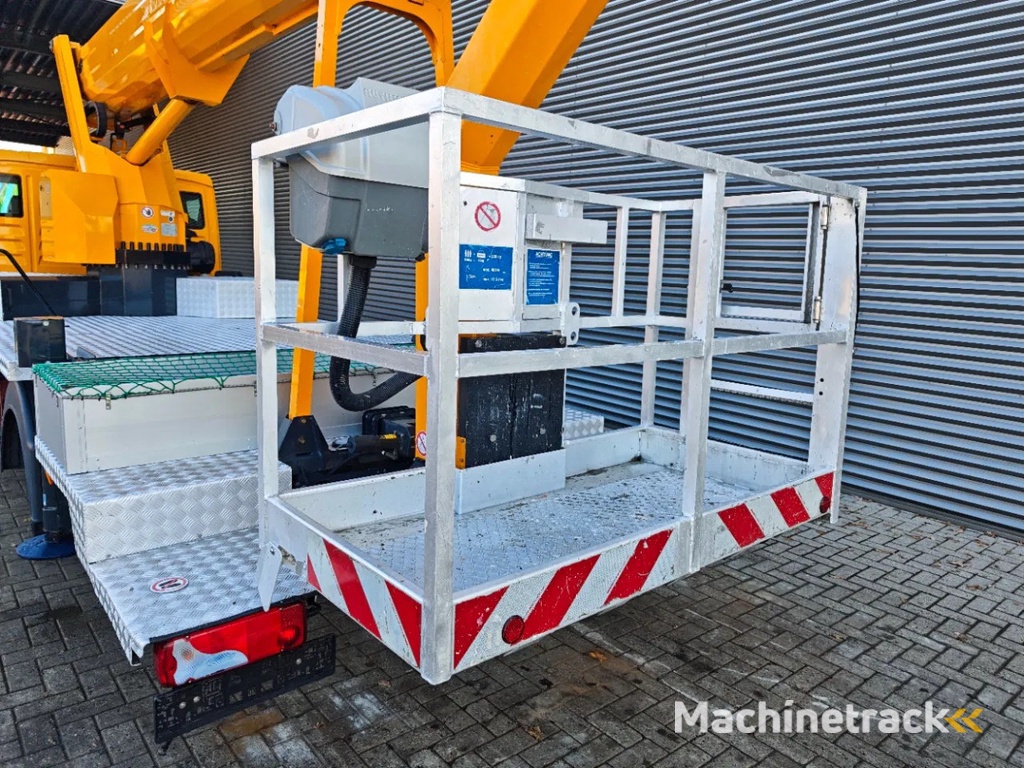 MAN TGL 7.150 4x2 Ruthmann T330