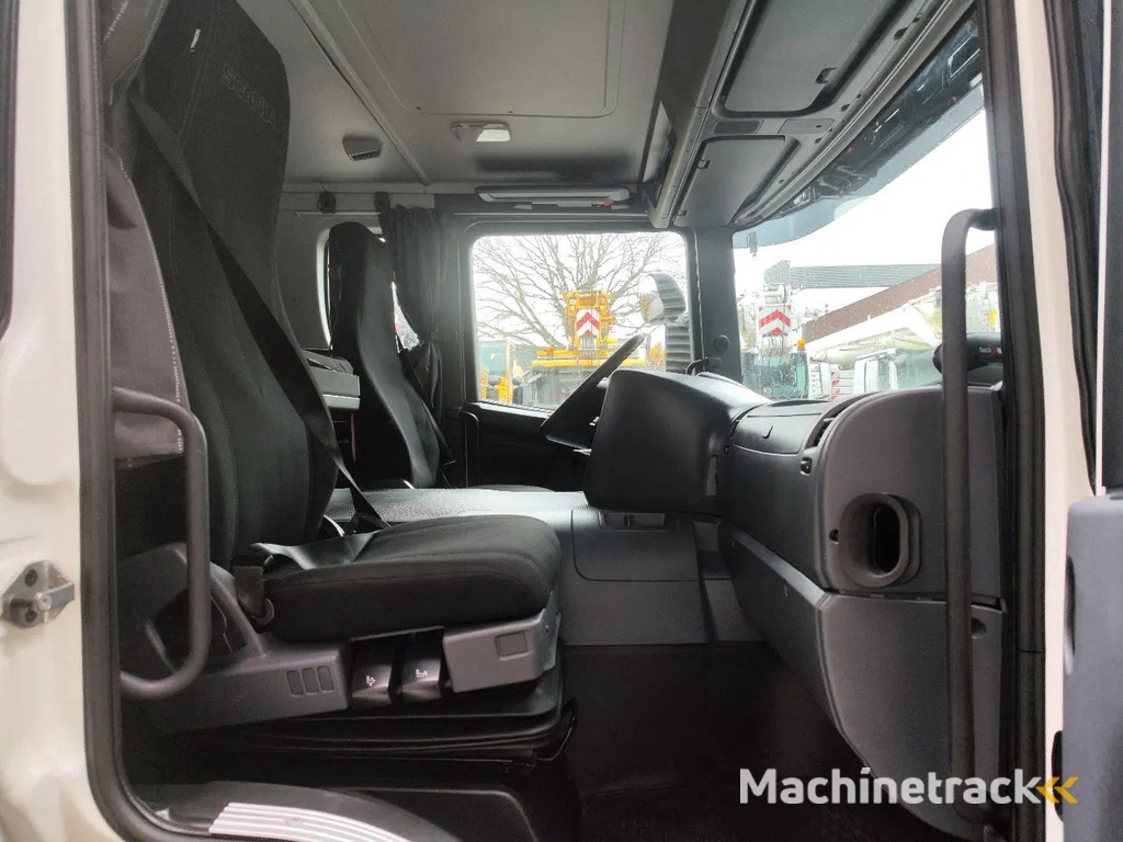 Scania P410 8x4 Tridem Bronto Skylift S70XDT