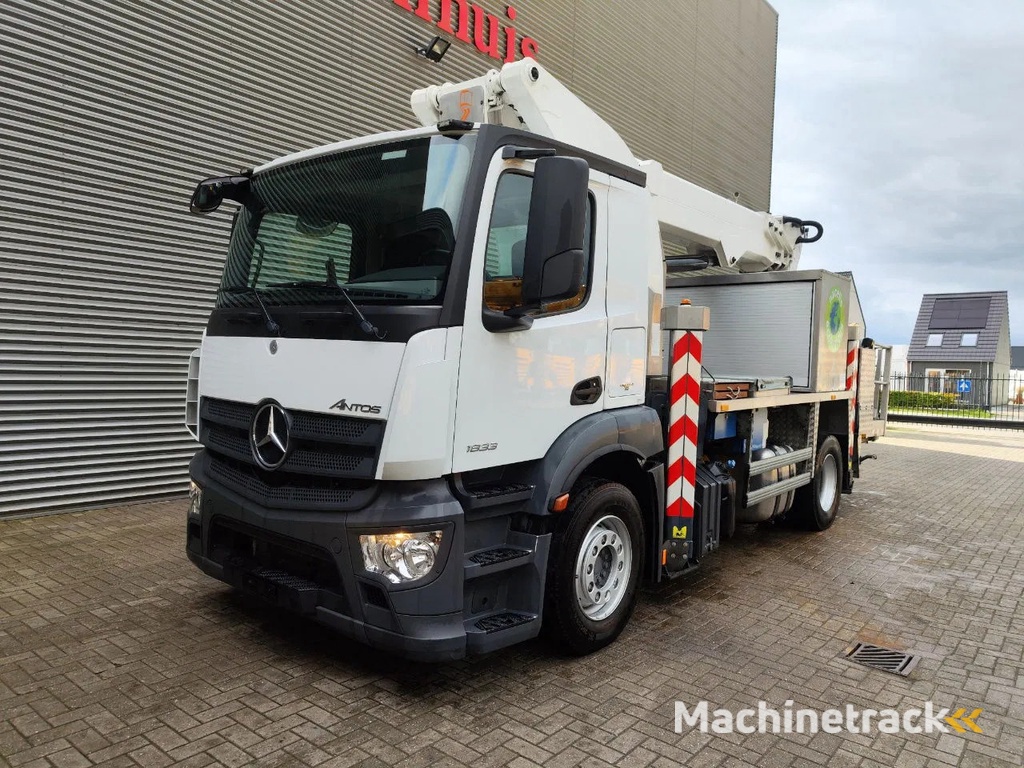 France Elévateur 284 TBE Mercedes benz Antos 1833 4x2