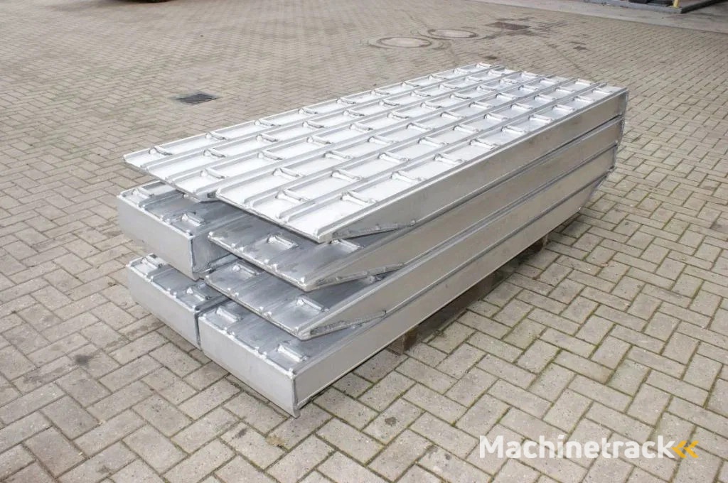 Ultra-Lite Allu Ramps / Allu auffahrrampen - 23.8 Ton Capacity - New!