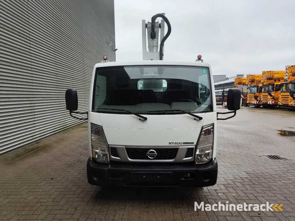 Multitel MJ201 Nissan Cabstar 35.12 NT400