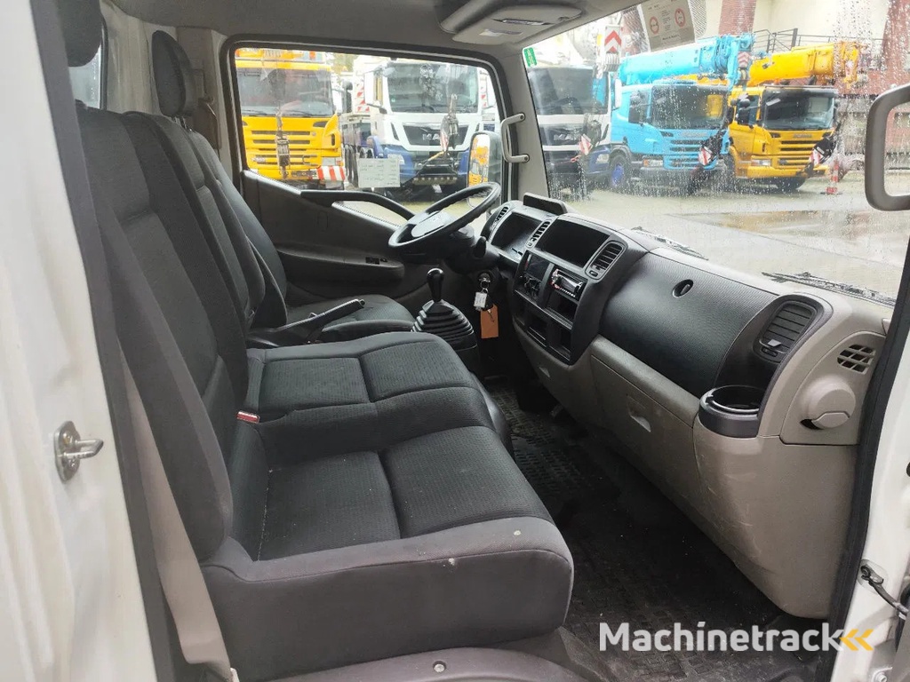 Multitel MJ201 Nissan Cabstar 35.12 NT400