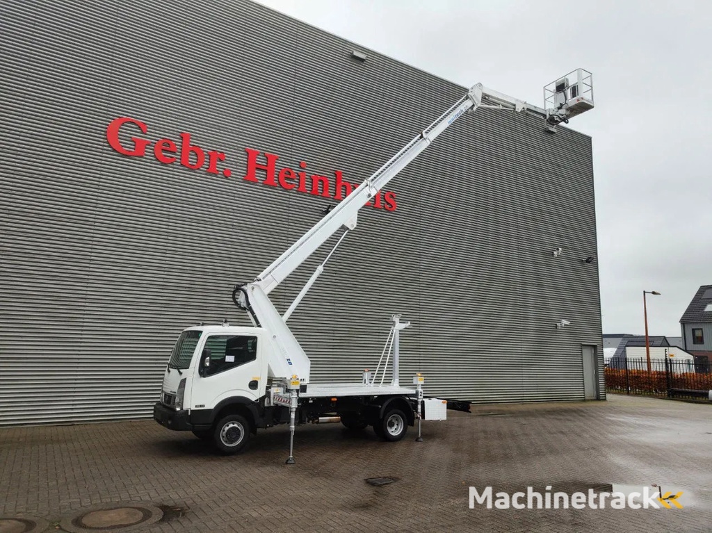 Nissan Cabstar 35.12 NT400 Multitel MJ201