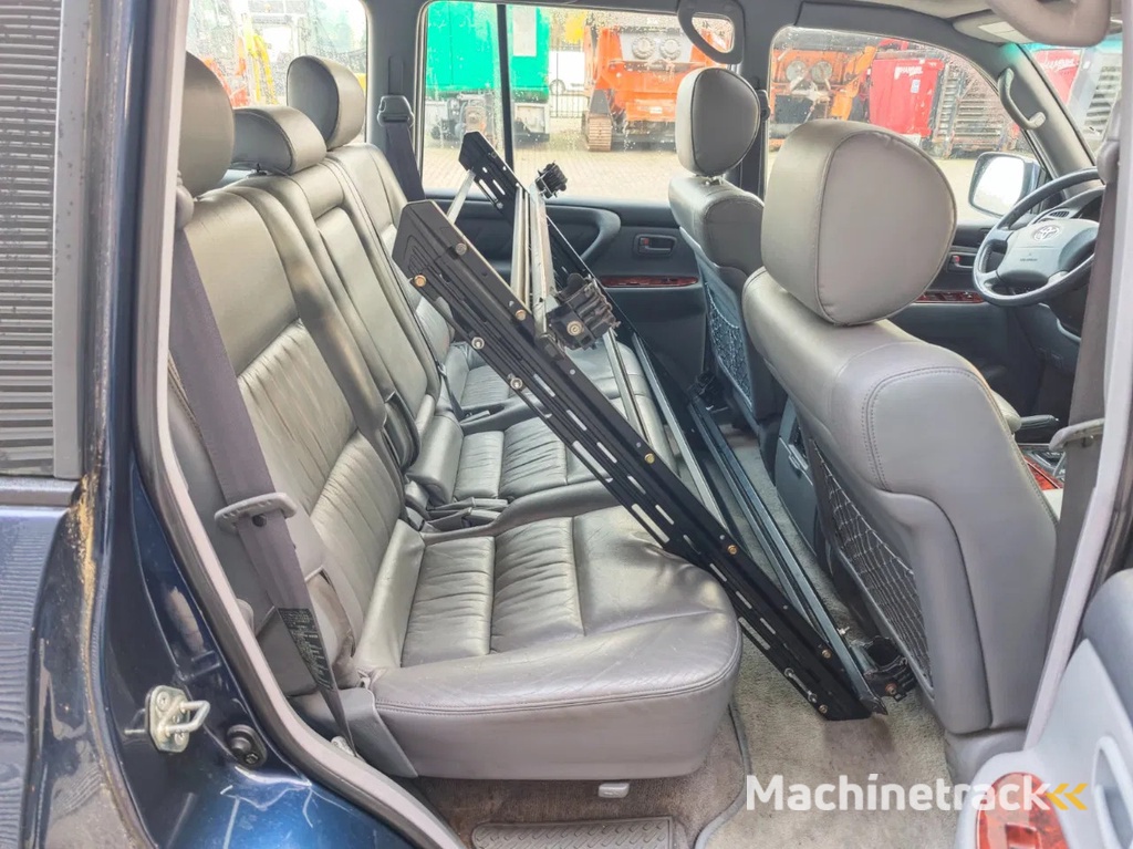 Toyota Land Cruiser HDJ100 4x4