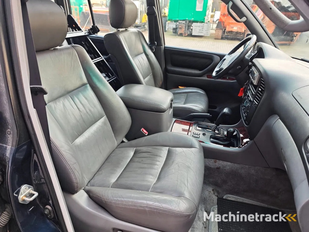 Toyota Land Cruiser HDJ100 4x4