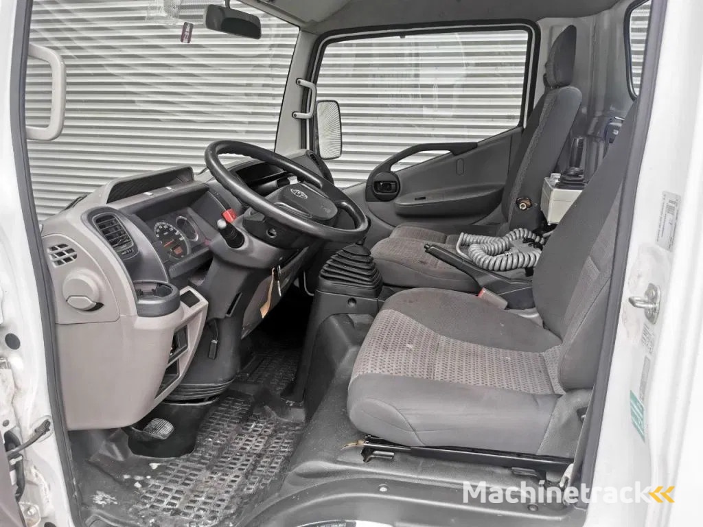 Nissan Cabstar Cabstar 35.13 - Weiss SF 10 - 400 KG Capacity - Tunnel/Airplane Lift - 2 Pieces!