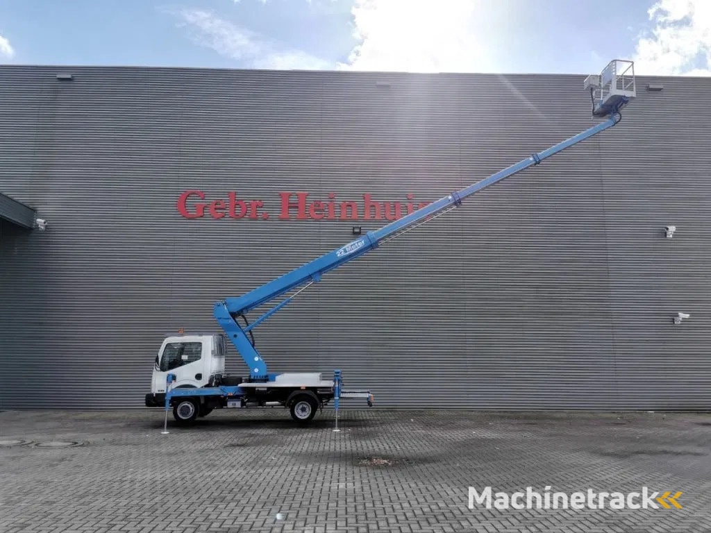 Nissan Cabstar TB 220.2 22 Meter Nissan Cabstar 35.12 German Car!