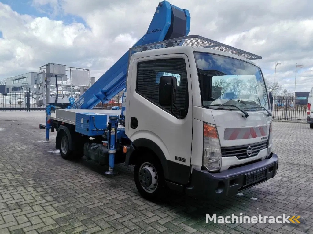 Nissan Cabstar TB 220.2 22 Meter Nissan Cabstar 35.12 German Car!