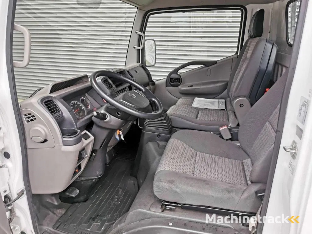 Nissan Cabstar TB 220.2 22 Meter Nissan Cabstar 35.12 German Car!