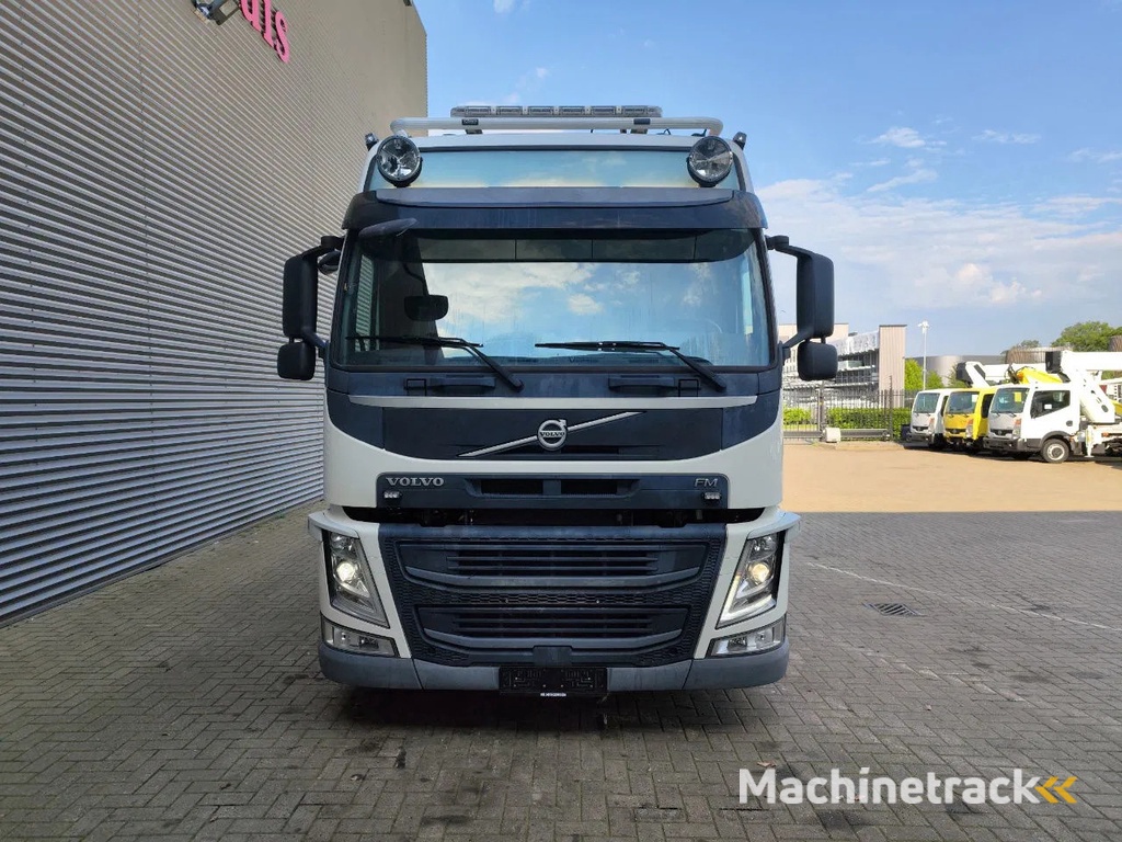 Volvo FM 500 8x4 Tridem Euro 6 HMF 5020 K6 6x Hydr. Jip 6x Hydr. Winch!