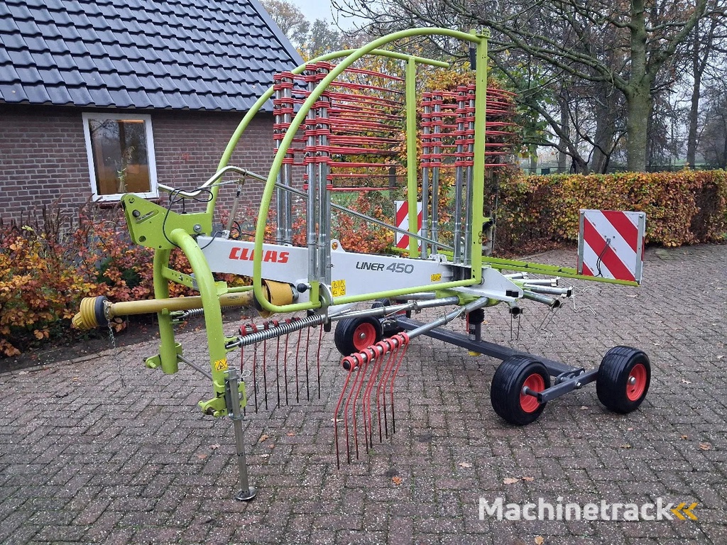 Claas Liner 420 en 450 hark
