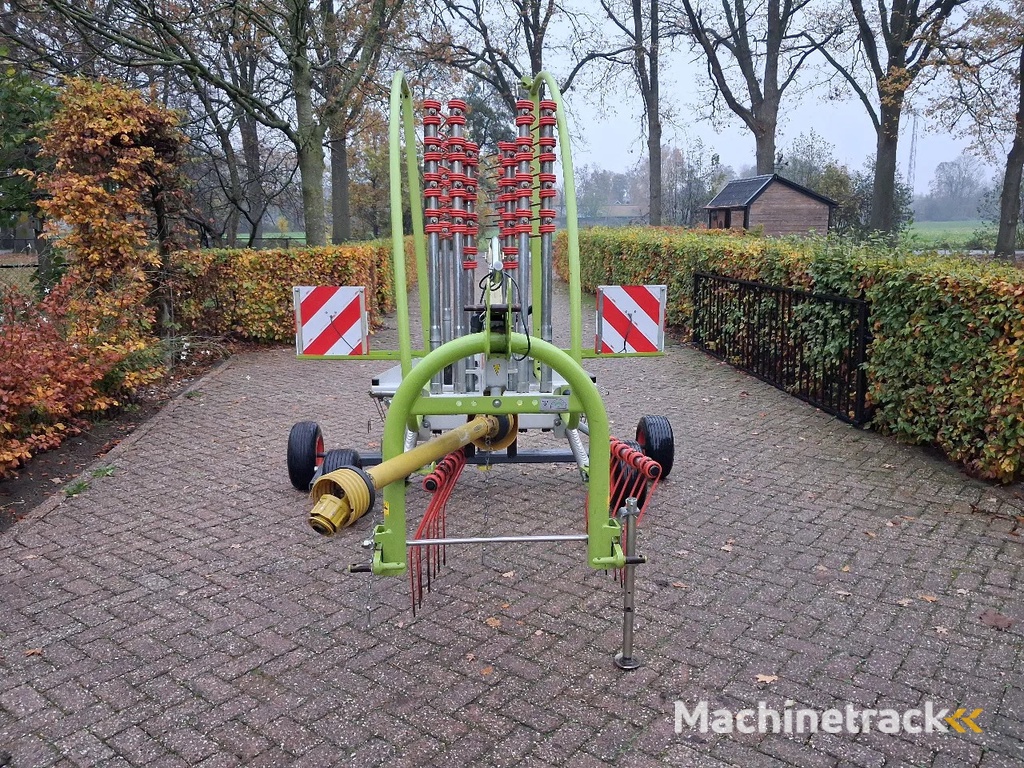 Claas Liner 420 en 450 hark