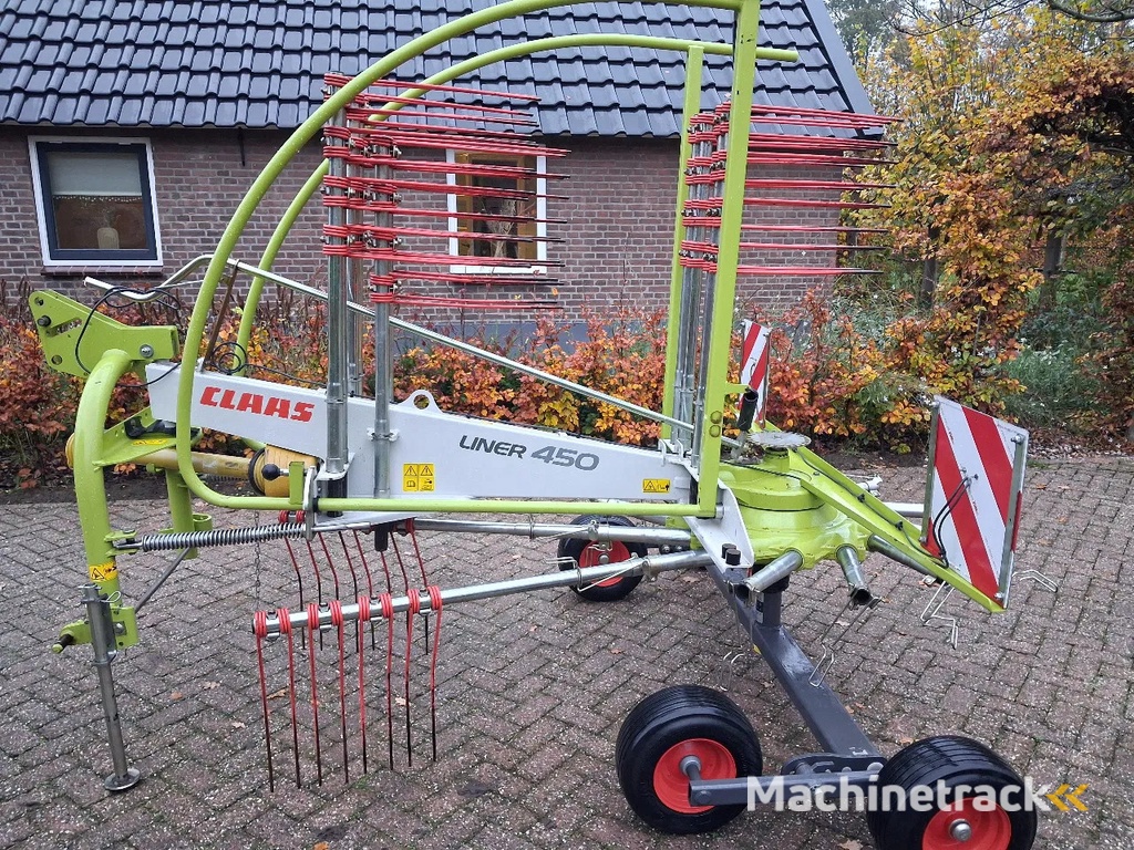 Claas Liner 420 en 450 hark