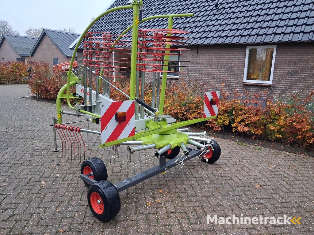 Claas Liner 420 en 450 hark